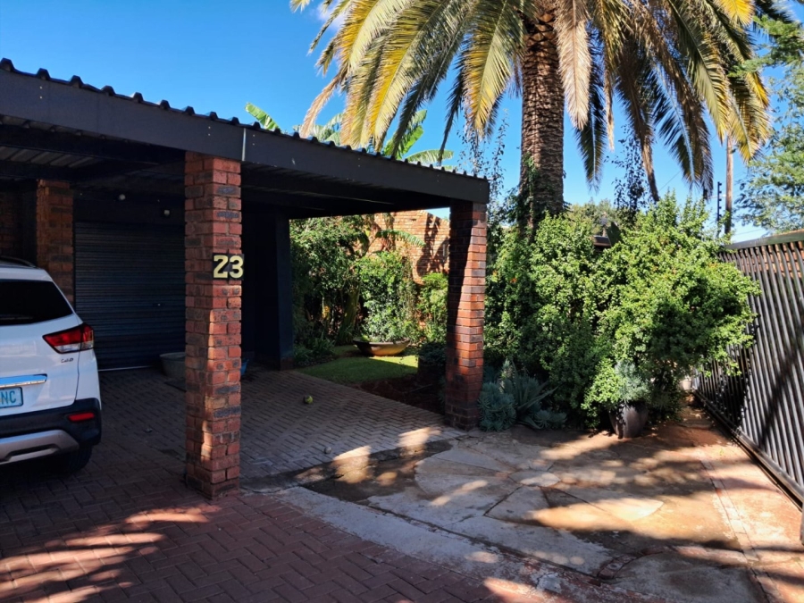 4 Bedroom Property for Sale in Hillcrest Northern Cape